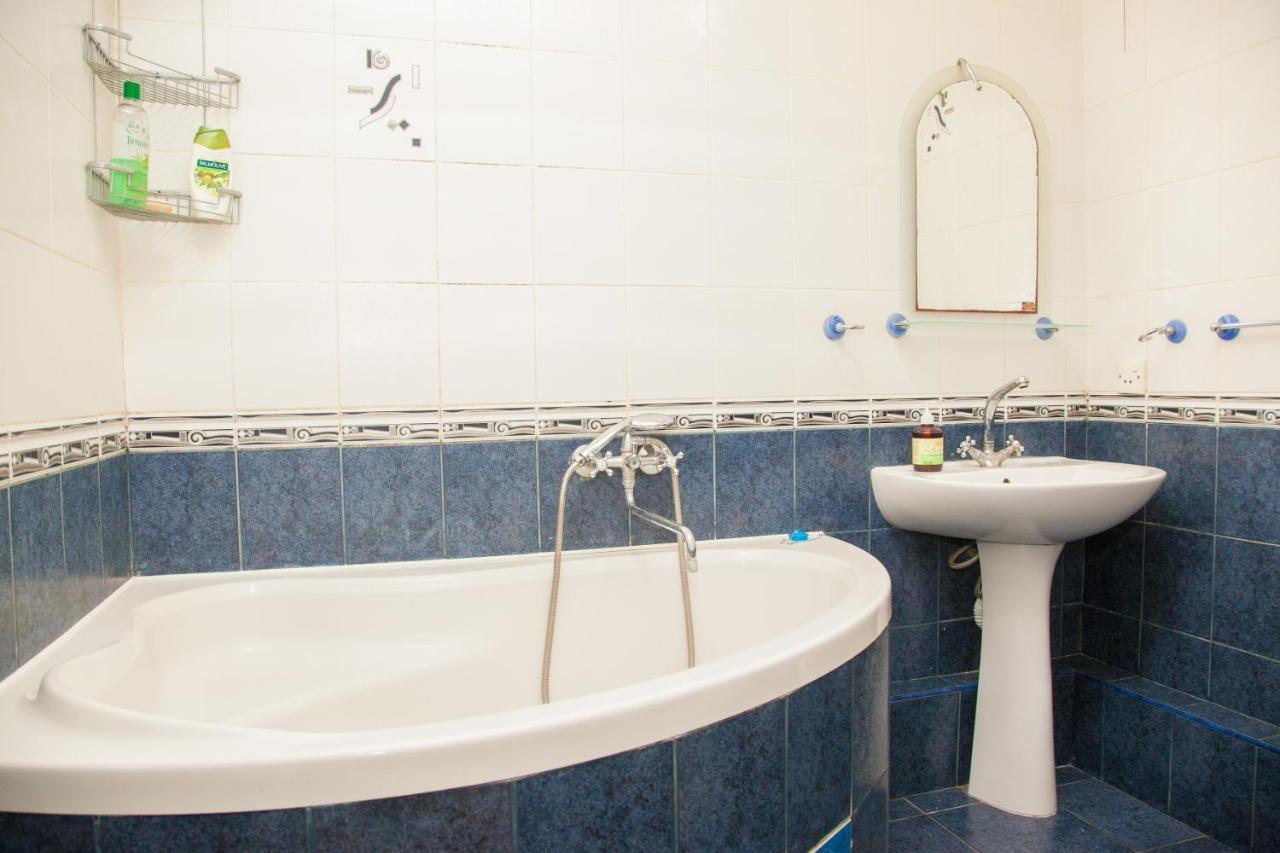 2Room Semi-luxury Apt on Stalevarov 21 Zaporizhia Exterior foto